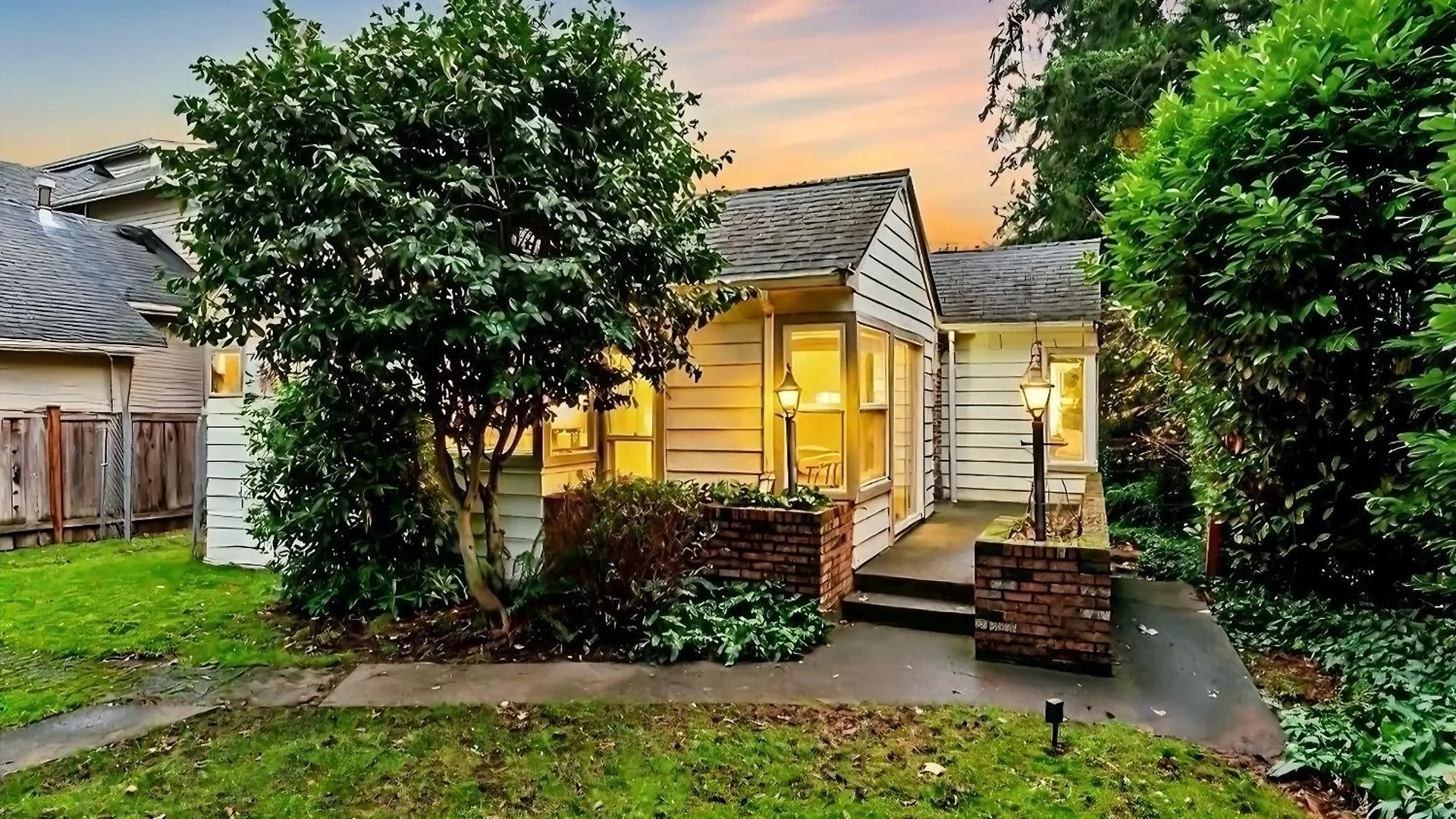 بيت للعطل Cozy Lakeview Retreat In سياتل